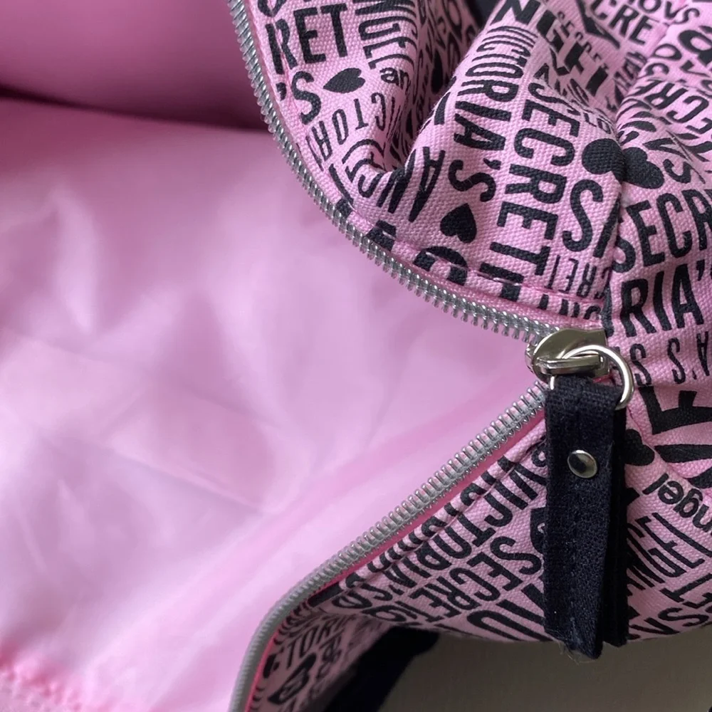 Victoria’s Secret limited edition duffle bag - Picture 6 of 8